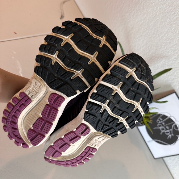 Brooks Ghost 12 Running Shoes (Size 7) - Picture 9 of 10